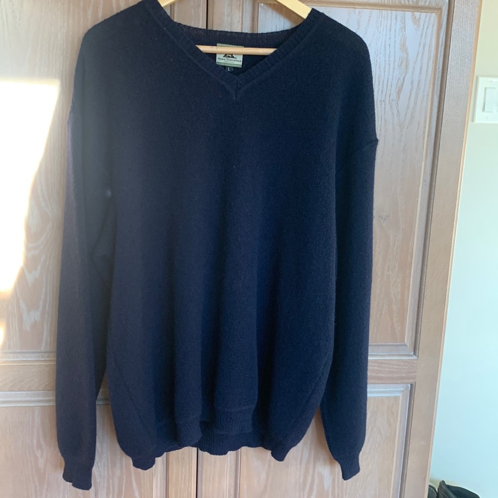 Alpaca International men's V-neck sweater L